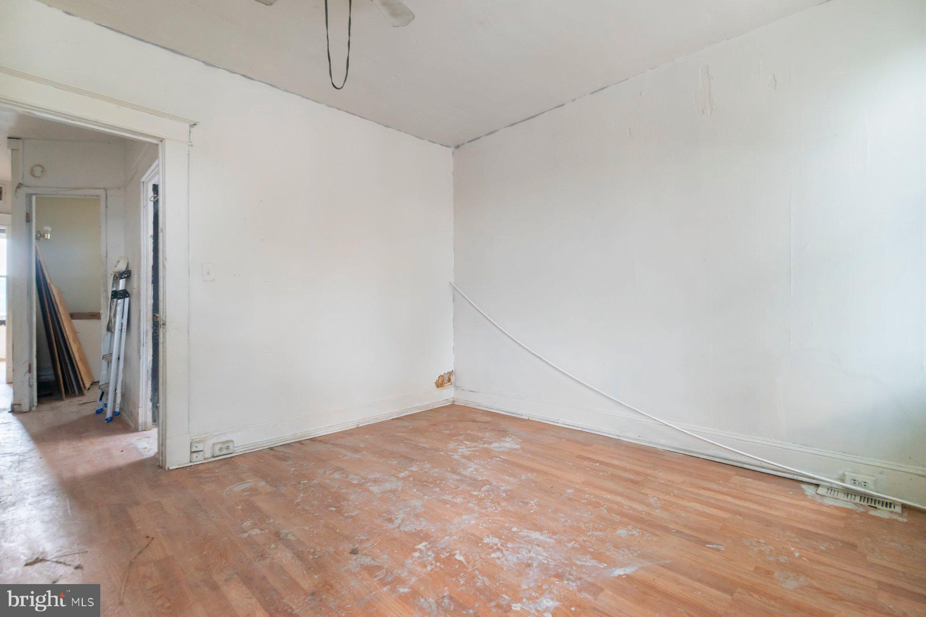 MILL HILL - Residential