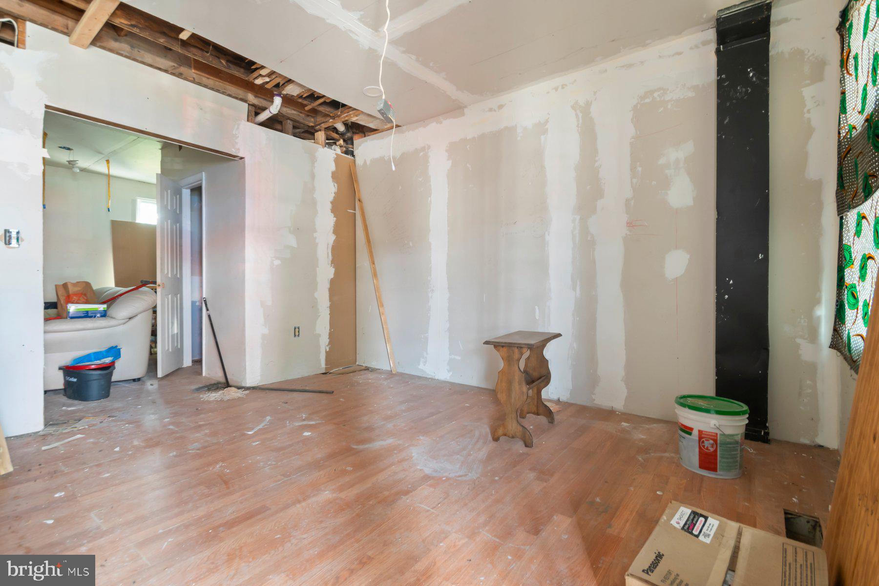 MILL HILL - Residential