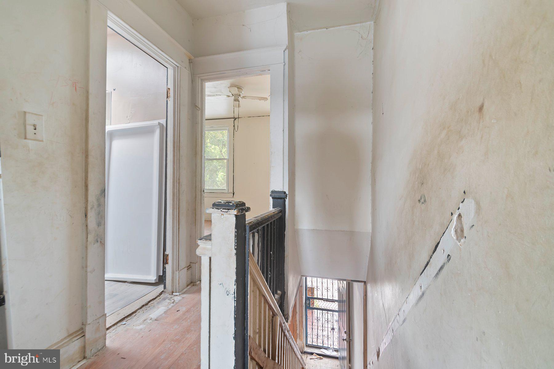 MILL HILL - Residential