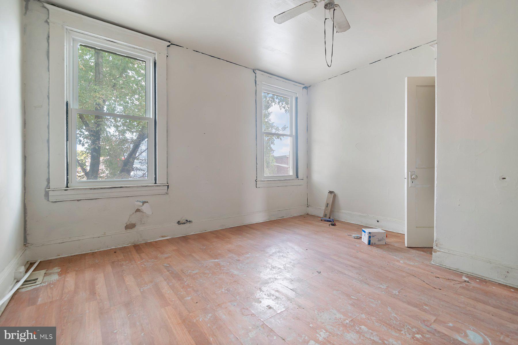 MILL HILL - Residential