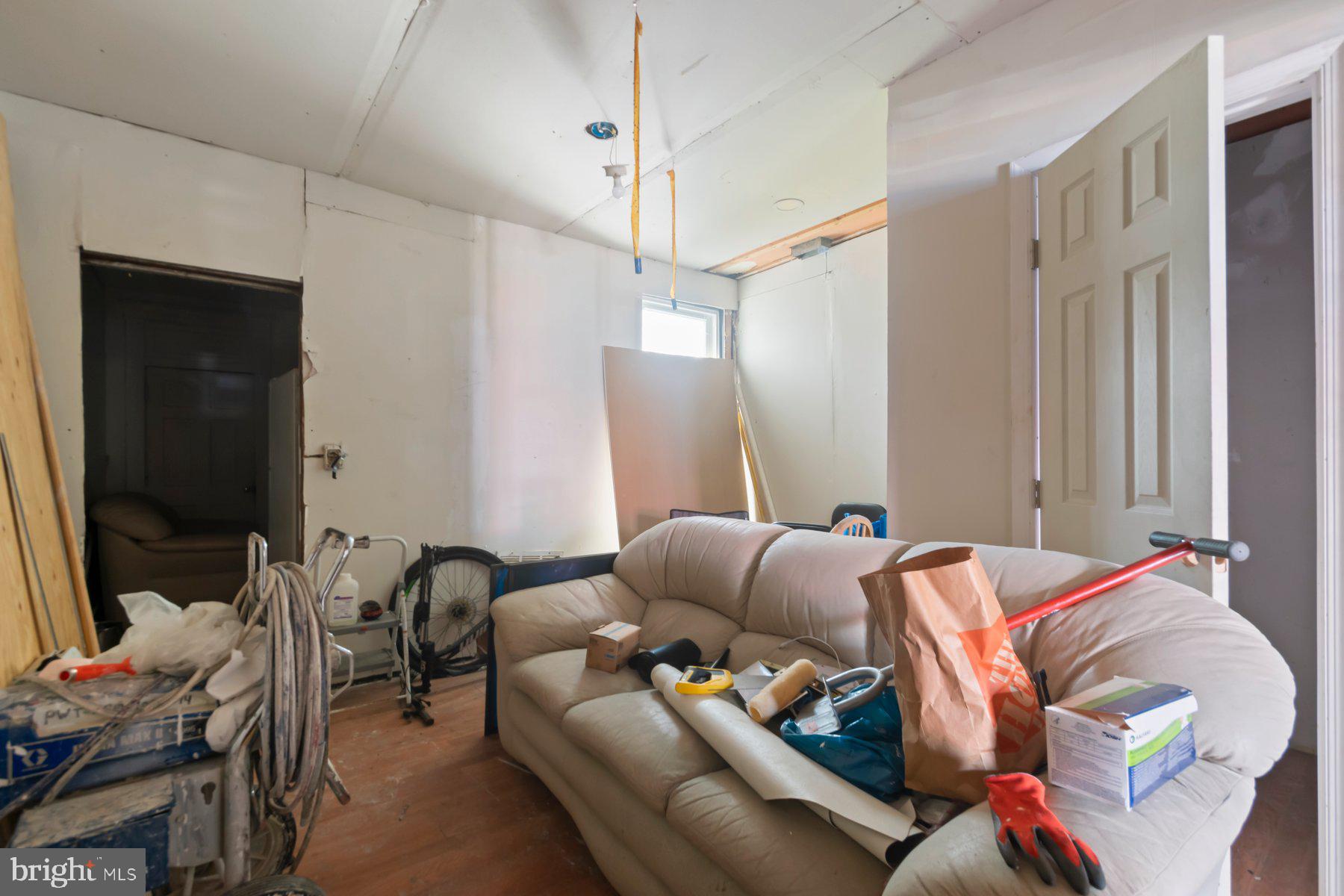 MILL HILL - Residential