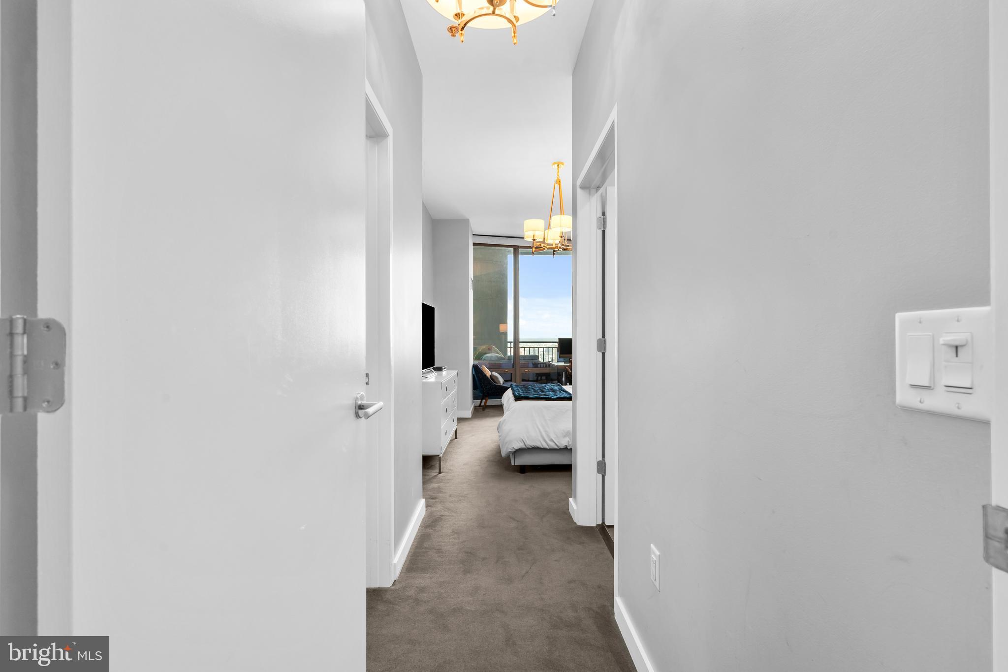 LOGAN SQUARE - Residential