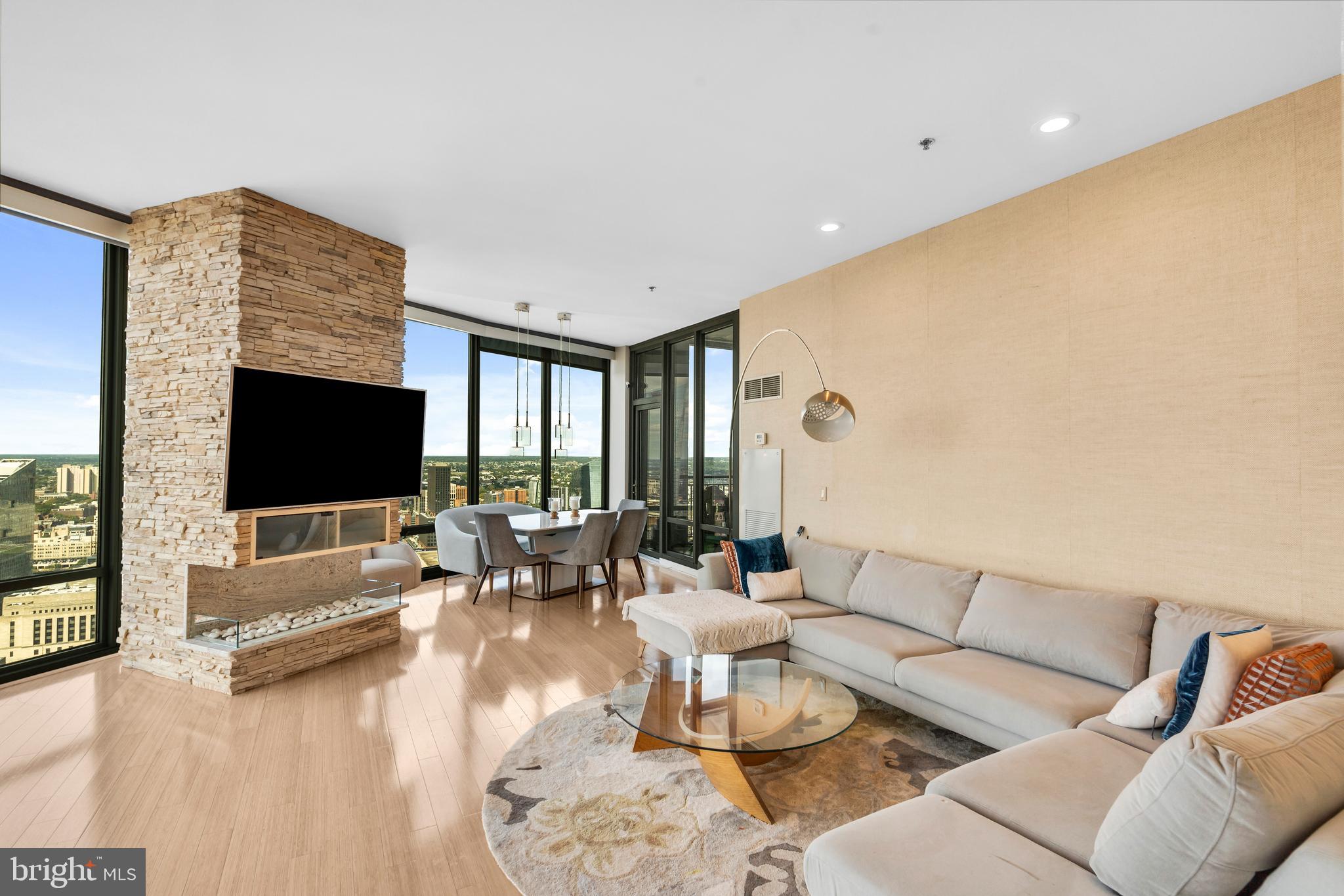 2101 MARKET STREET 00 PH02