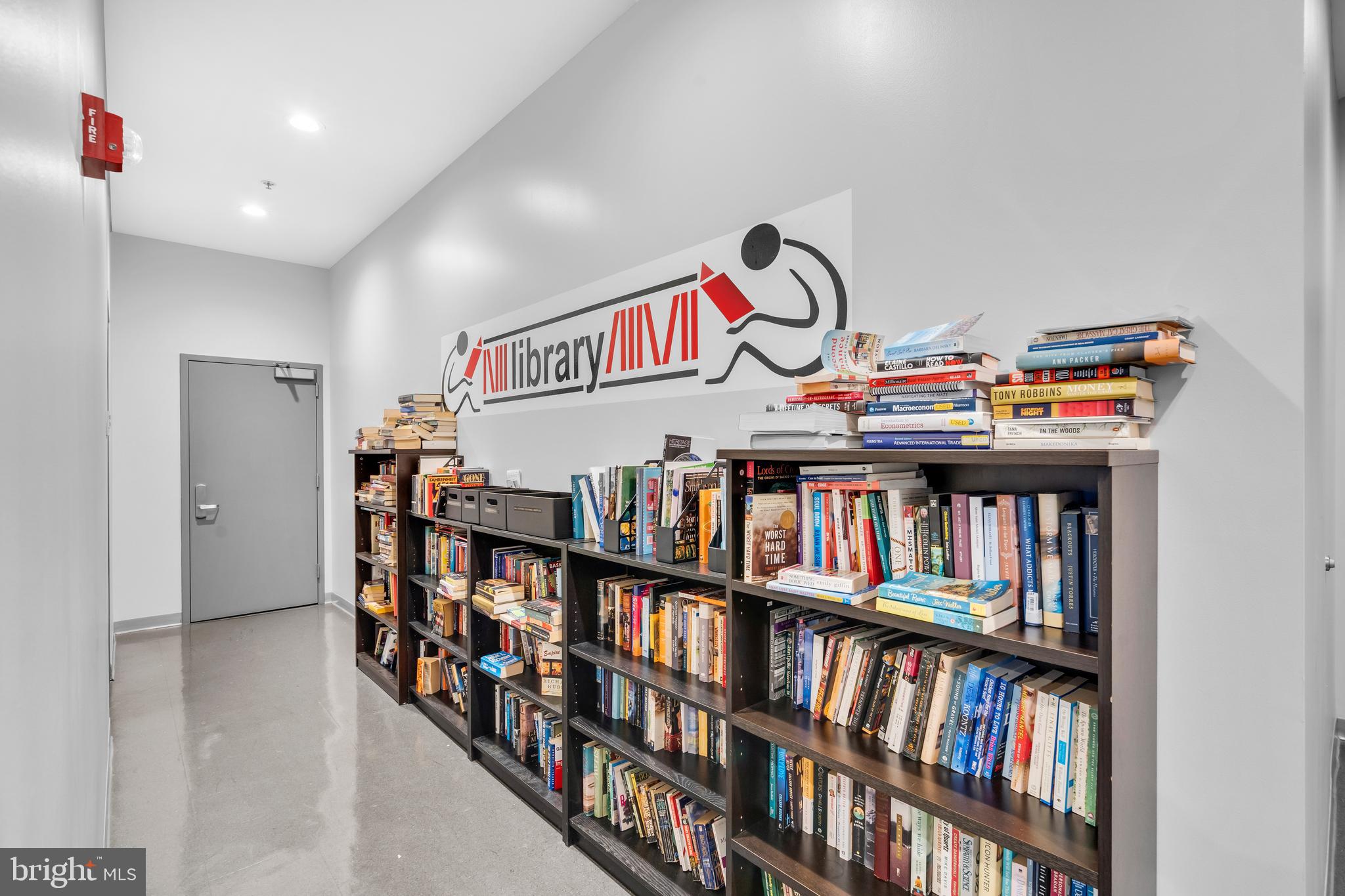 LOGAN SQUARE - Residential