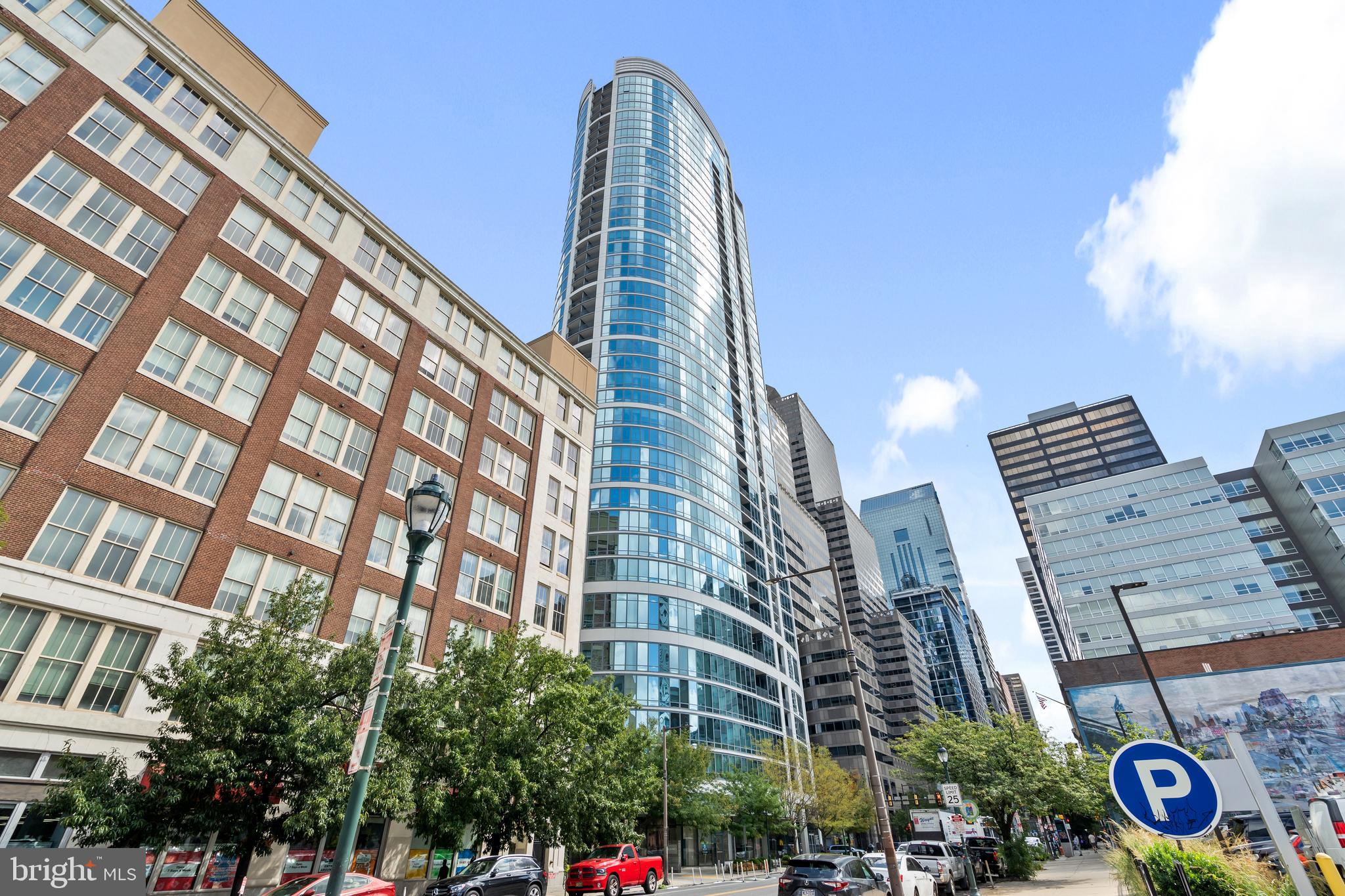 LOGAN SQUARE - Residential