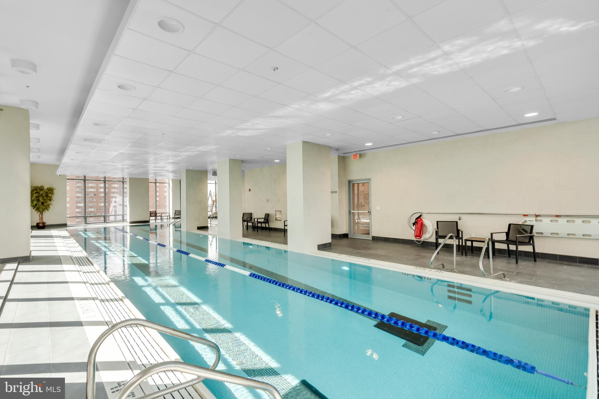 LOGAN SQUARE - Residential