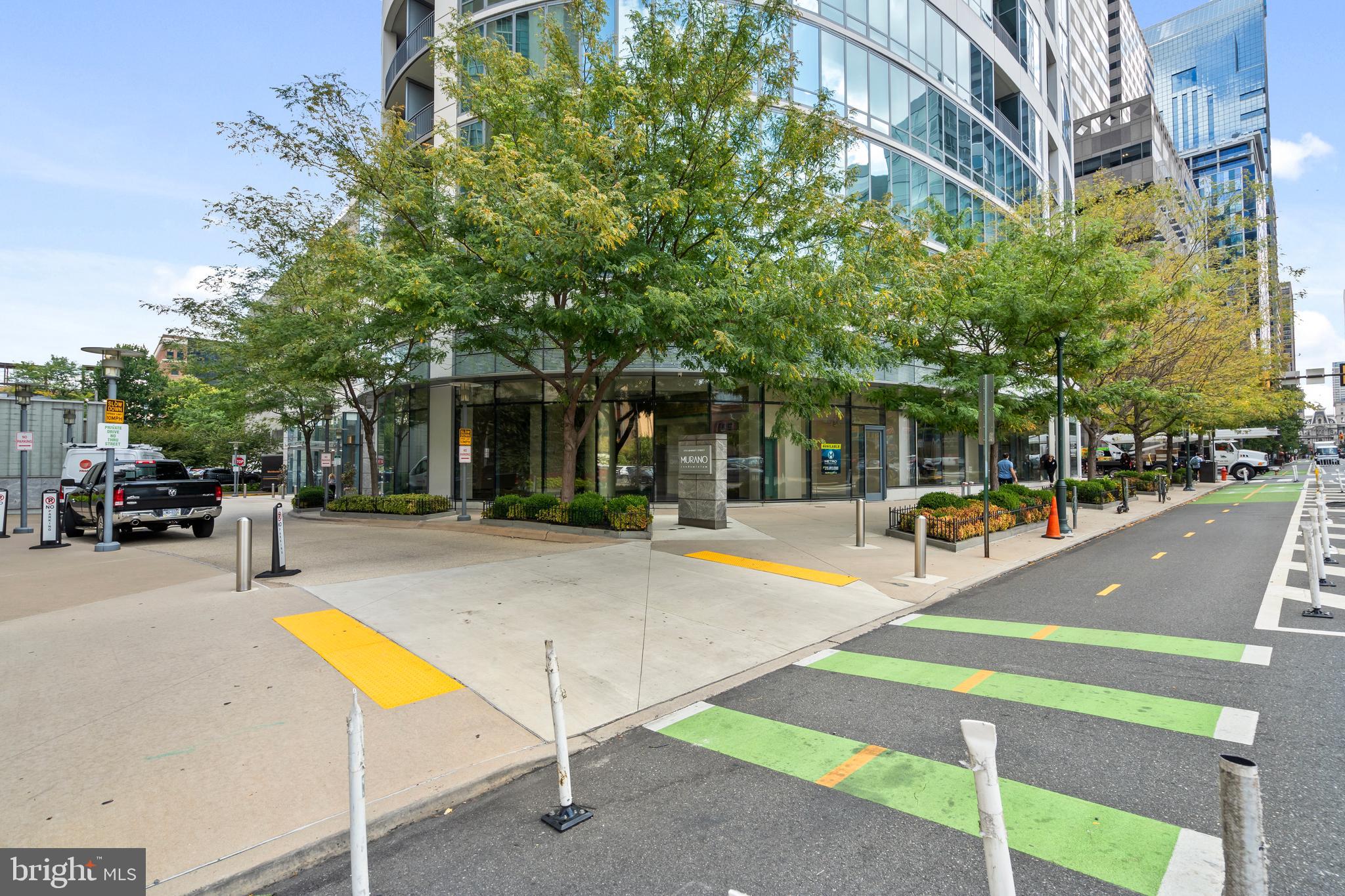 LOGAN SQUARE - Residential