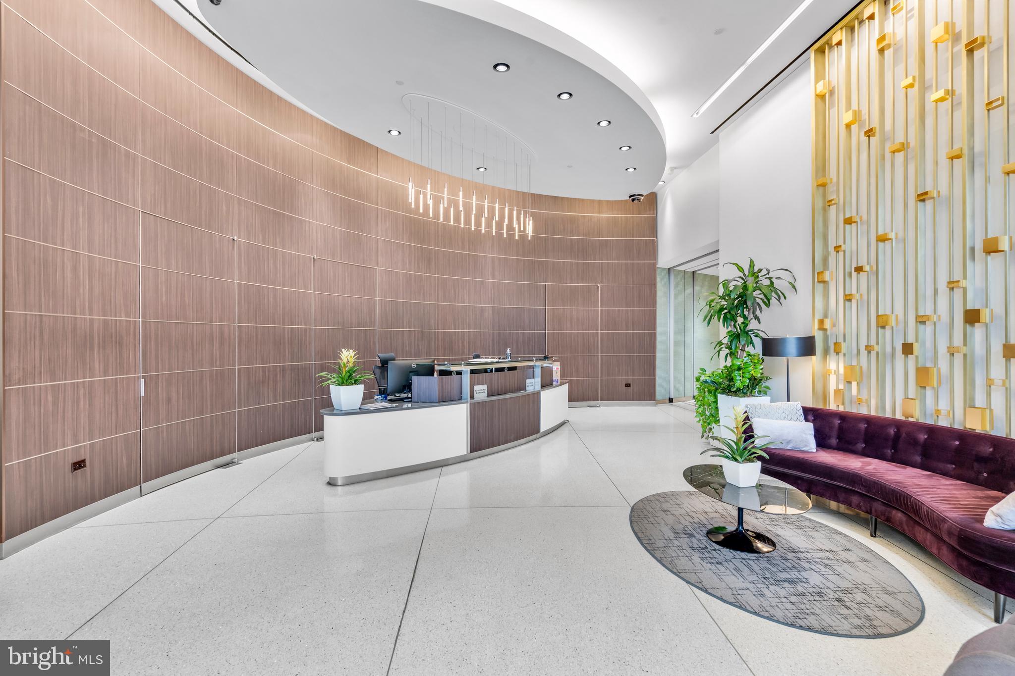 LOGAN SQUARE - Residential