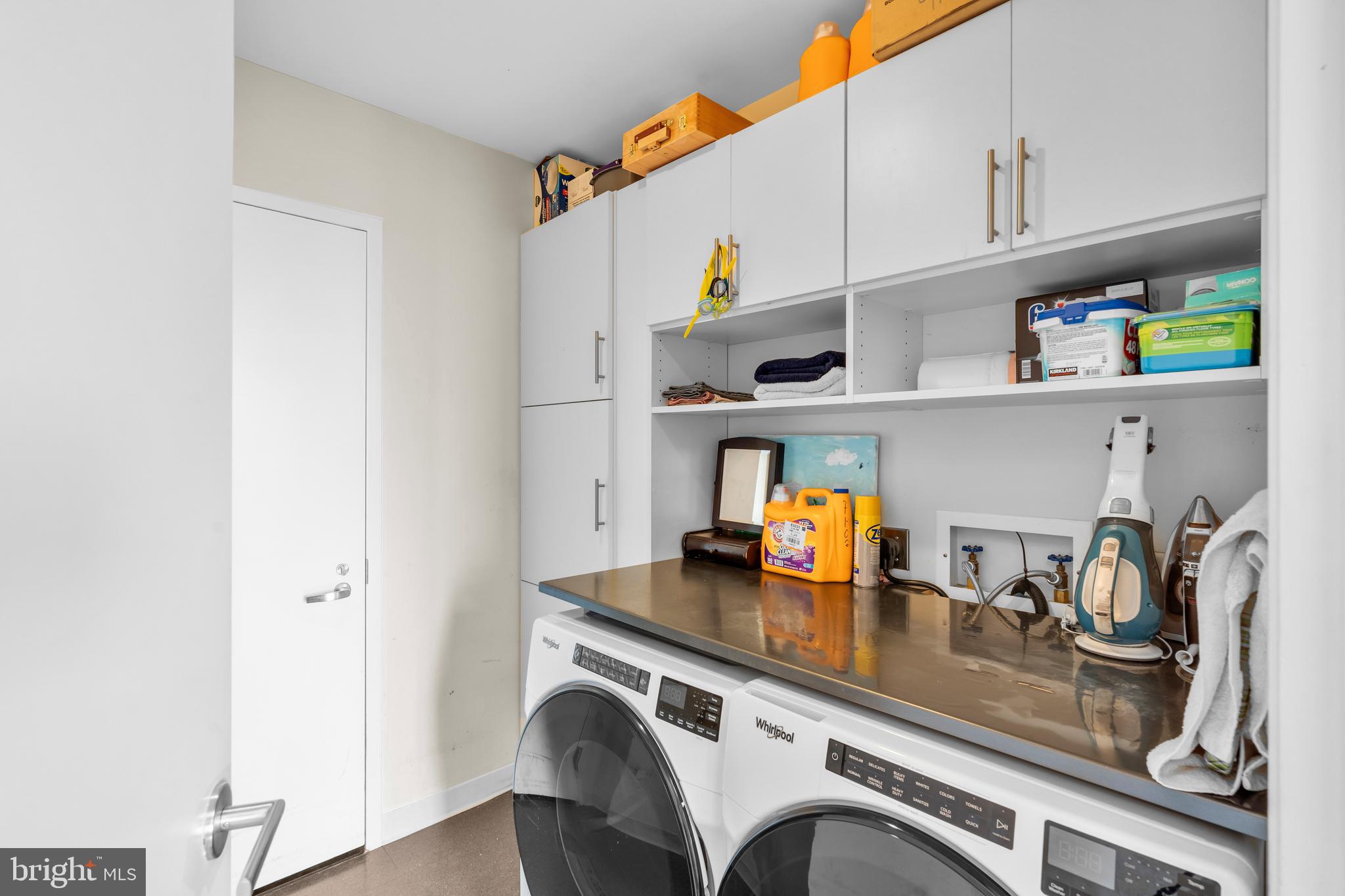 LOGAN SQUARE - Residential