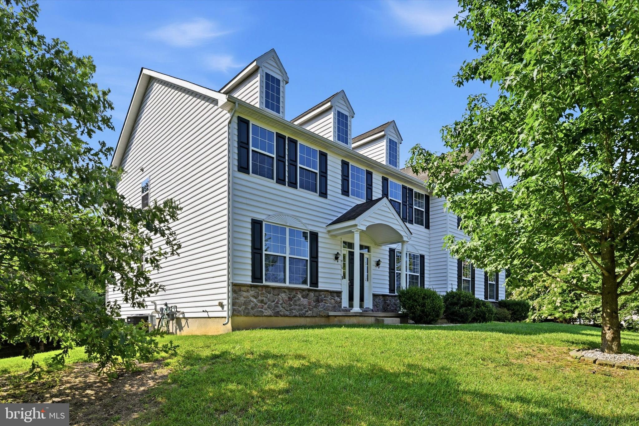 410 JANET COURT