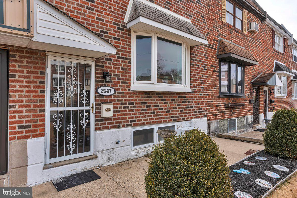 HOLME CIRCLE - Residential