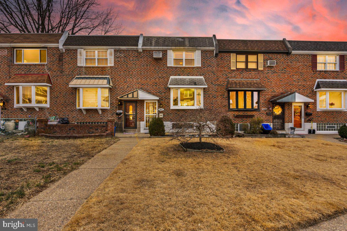 HOLME CIRCLE - Residential