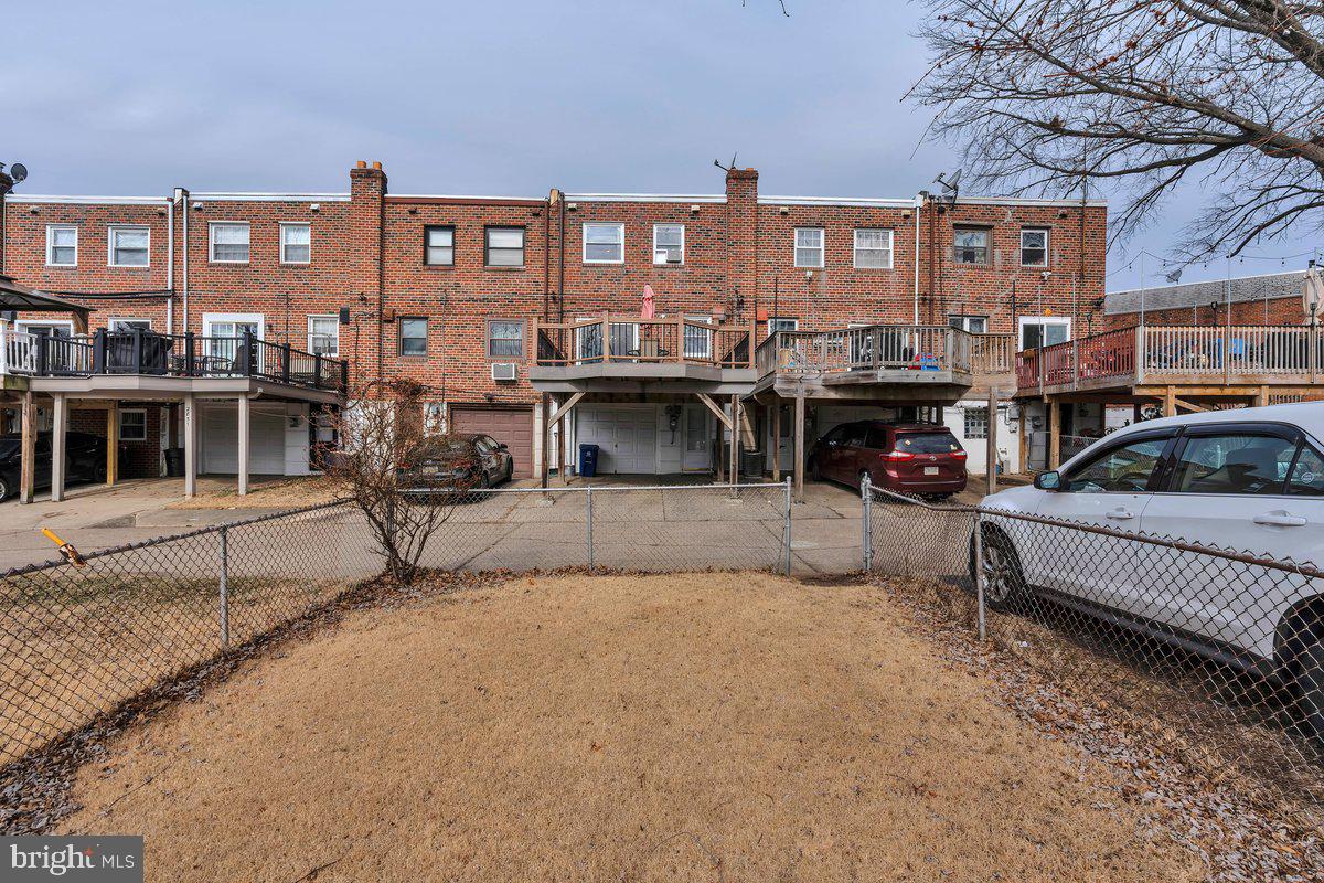 HOLME CIRCLE - Residential