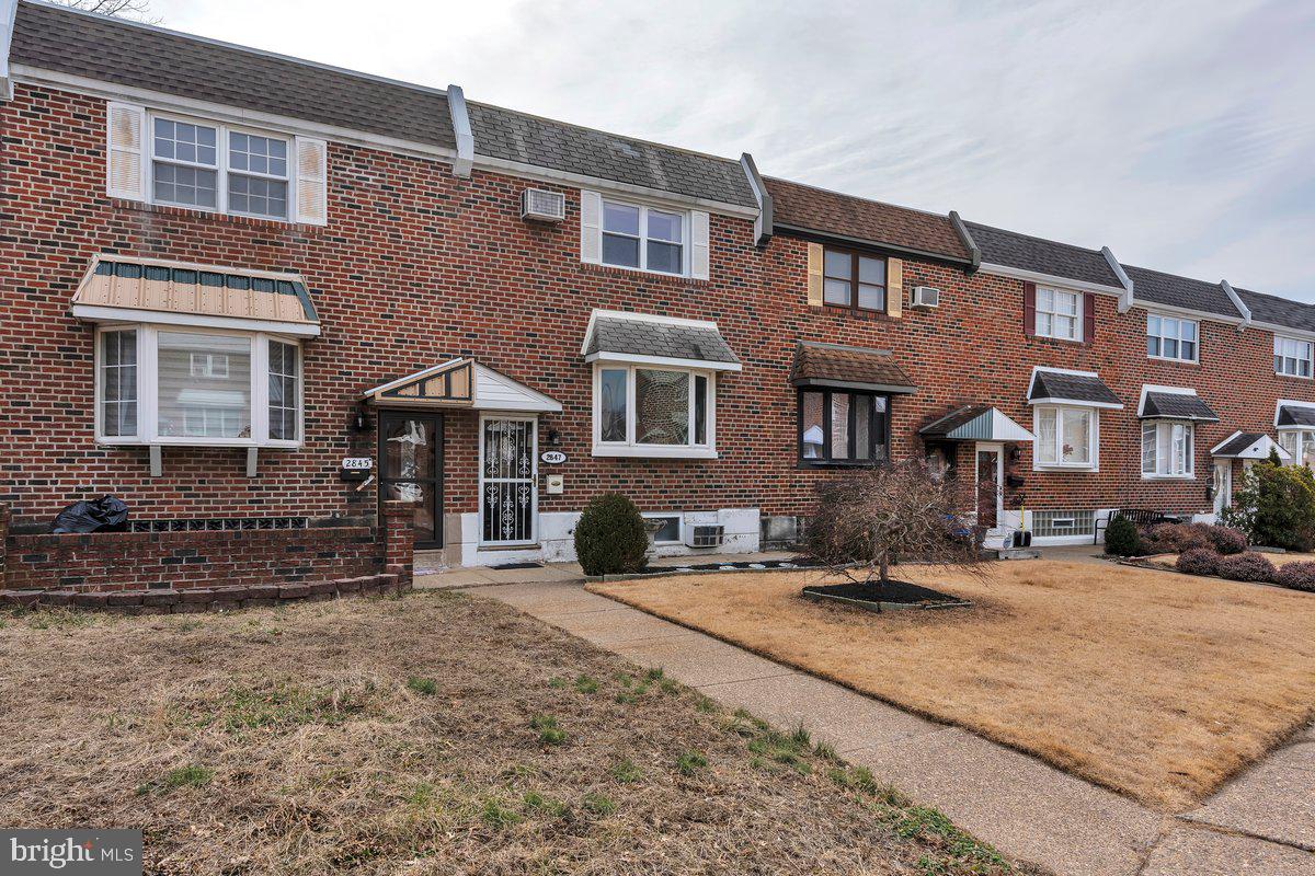 HOLME CIRCLE - Residential