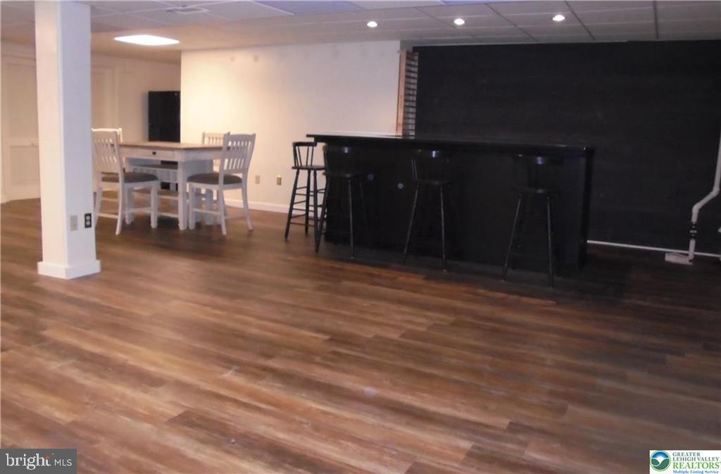 PARKSIDE COURTS - Residential