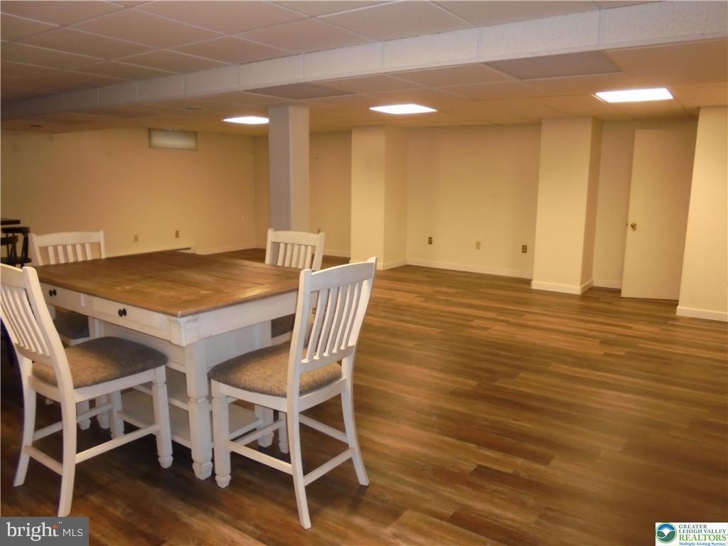 PARKSIDE COURTS - Residential