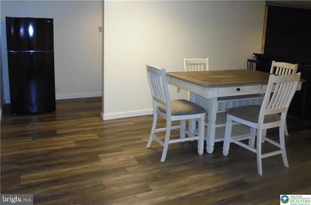 PARKSIDE COURTS - Residential