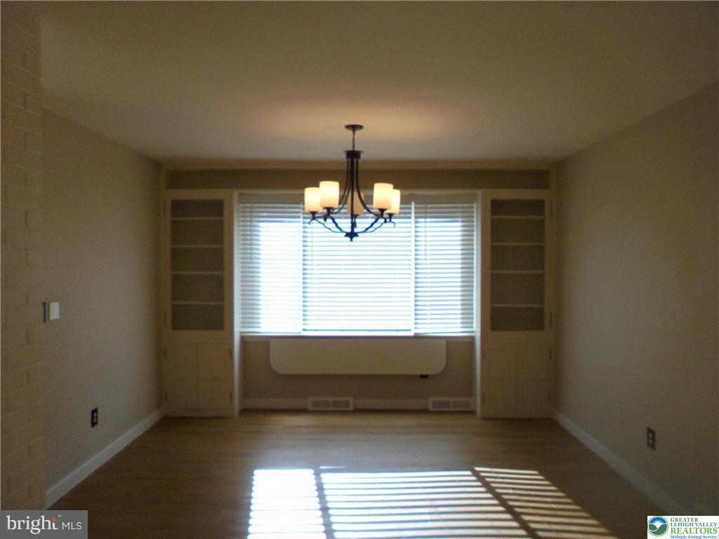 PARKSIDE COURTS - Residential