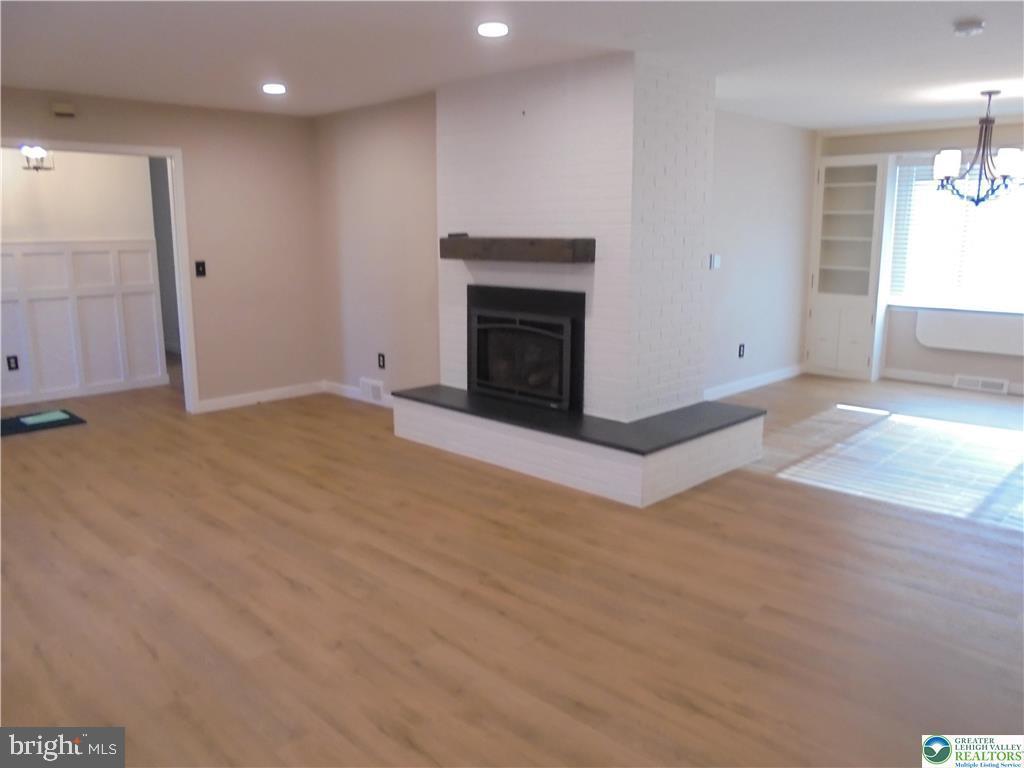 PARKSIDE COURTS - Residential