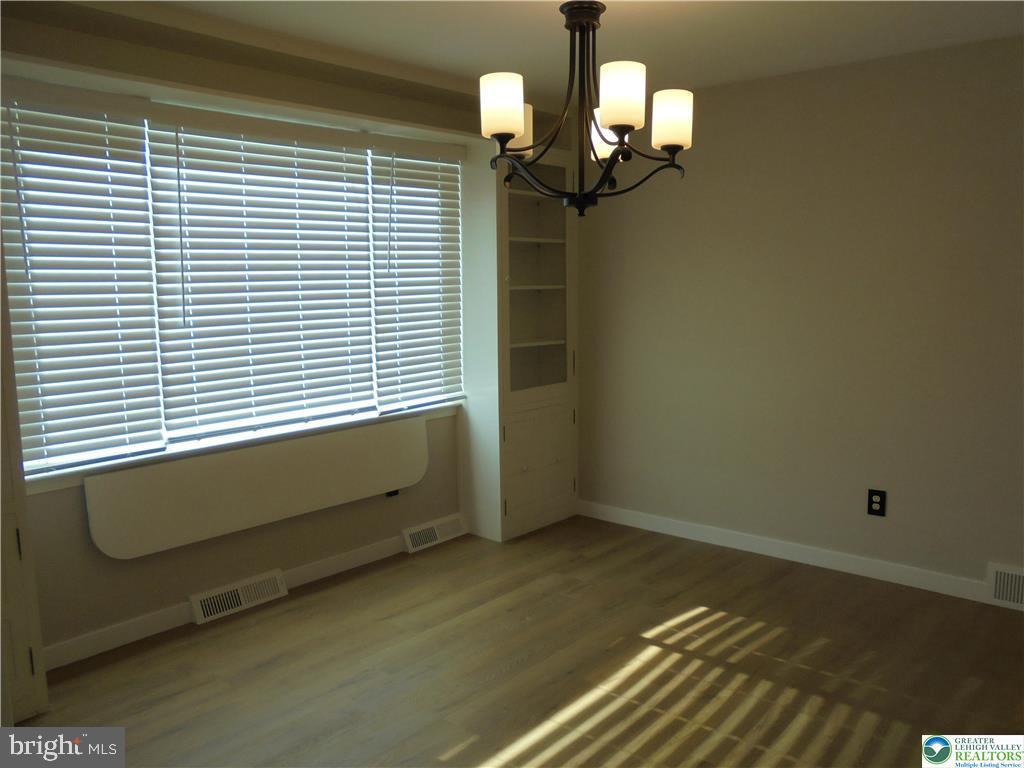 PARKSIDE COURTS - Residential