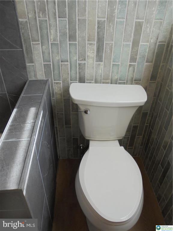 PARKSIDE COURTS - Residential