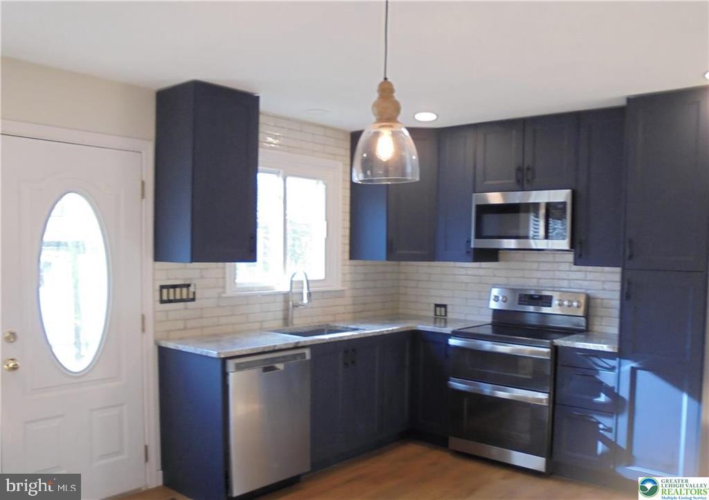 PARKSIDE COURTS - Residential