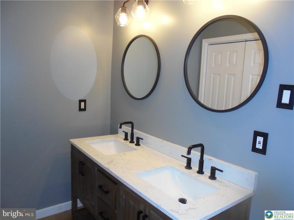 PARKSIDE COURTS - Residential