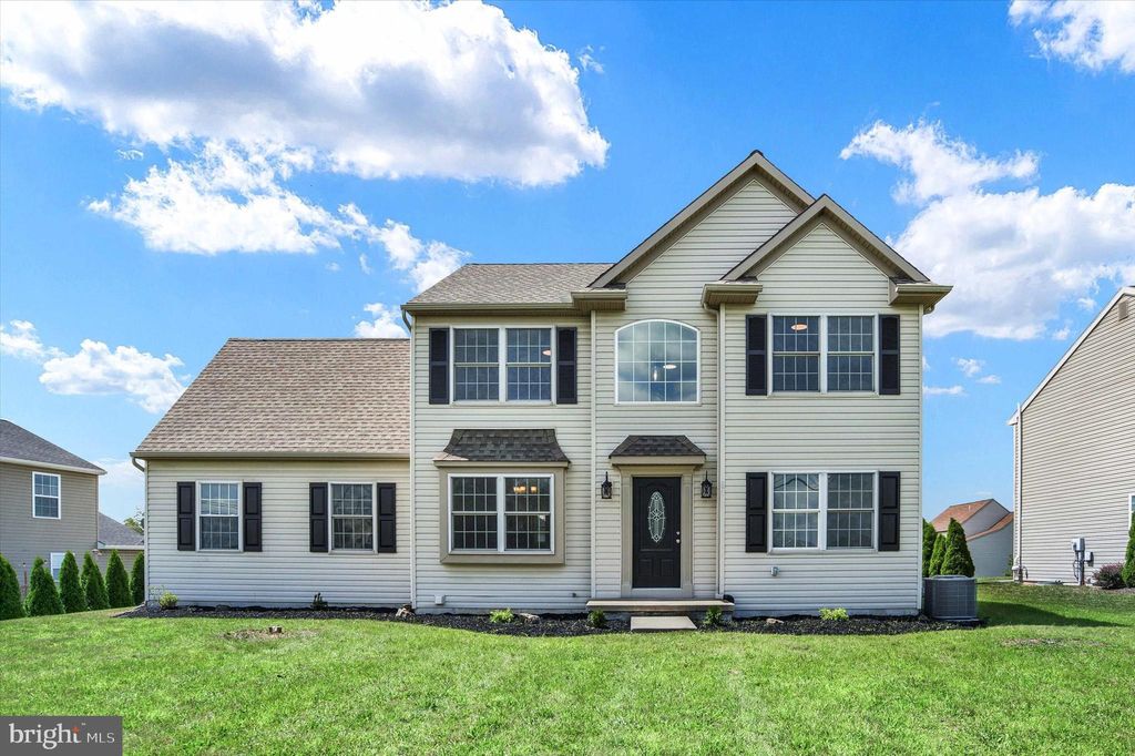 Photo of 1795 CAMPUS RD, ELIZABETHTOWN, PA 17022 (MLS # PALA2038072)