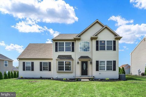 Photo of 1795 CAMPUS RD, ELIZABETHTOWN, PA 17022 (MLS # PALA2038072)