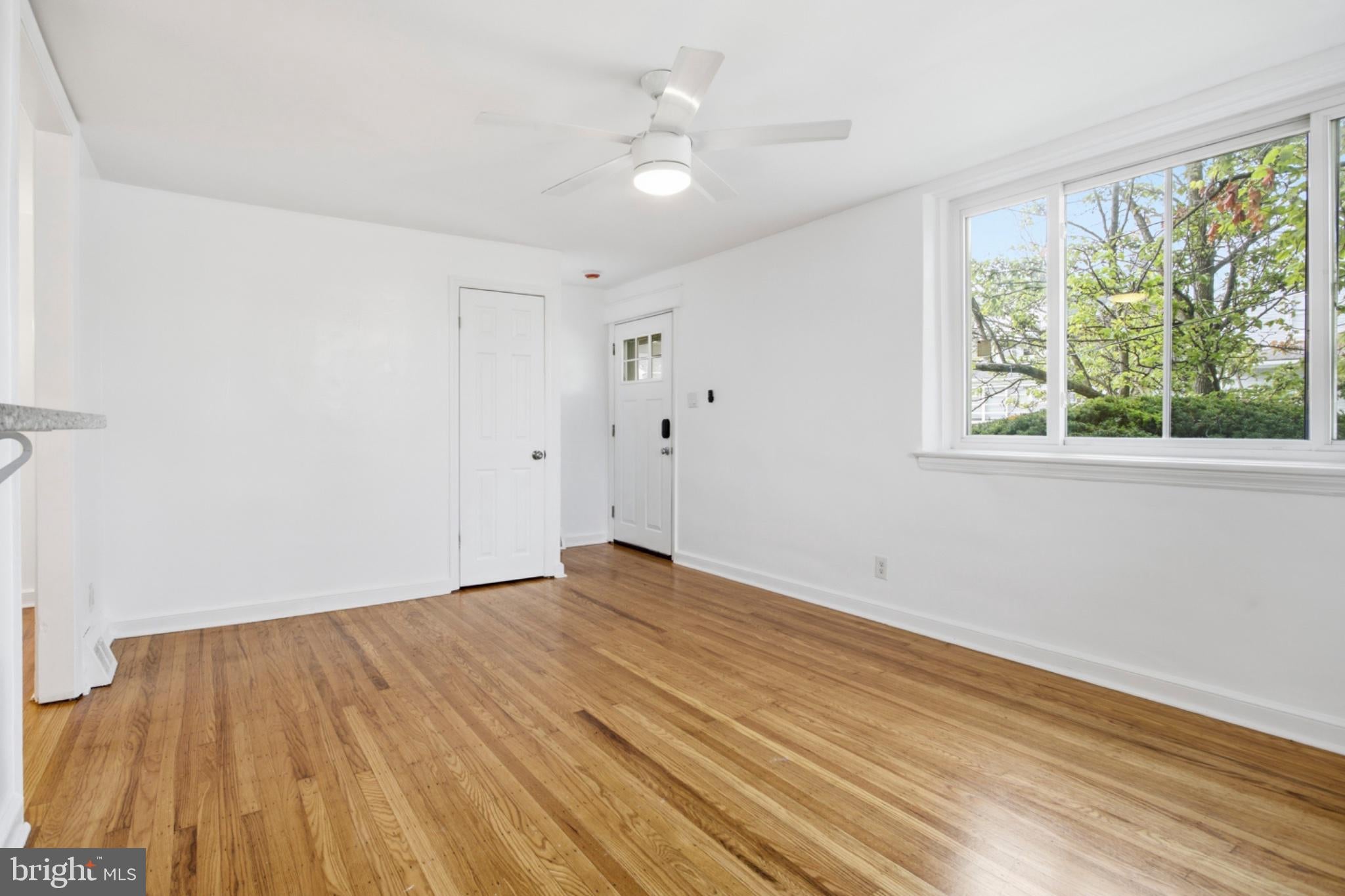 101 E OAK LANE