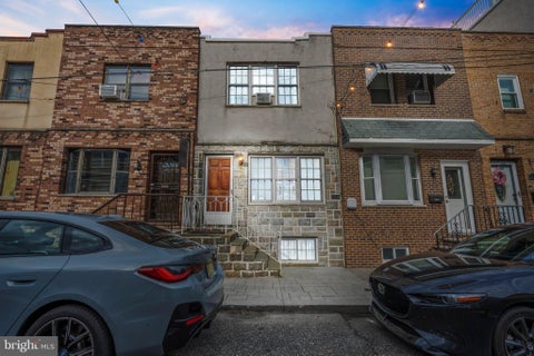 Townhouse For Sale - 2920 S Carlisle Street<br/> PHILADELPHIA, PA 19145