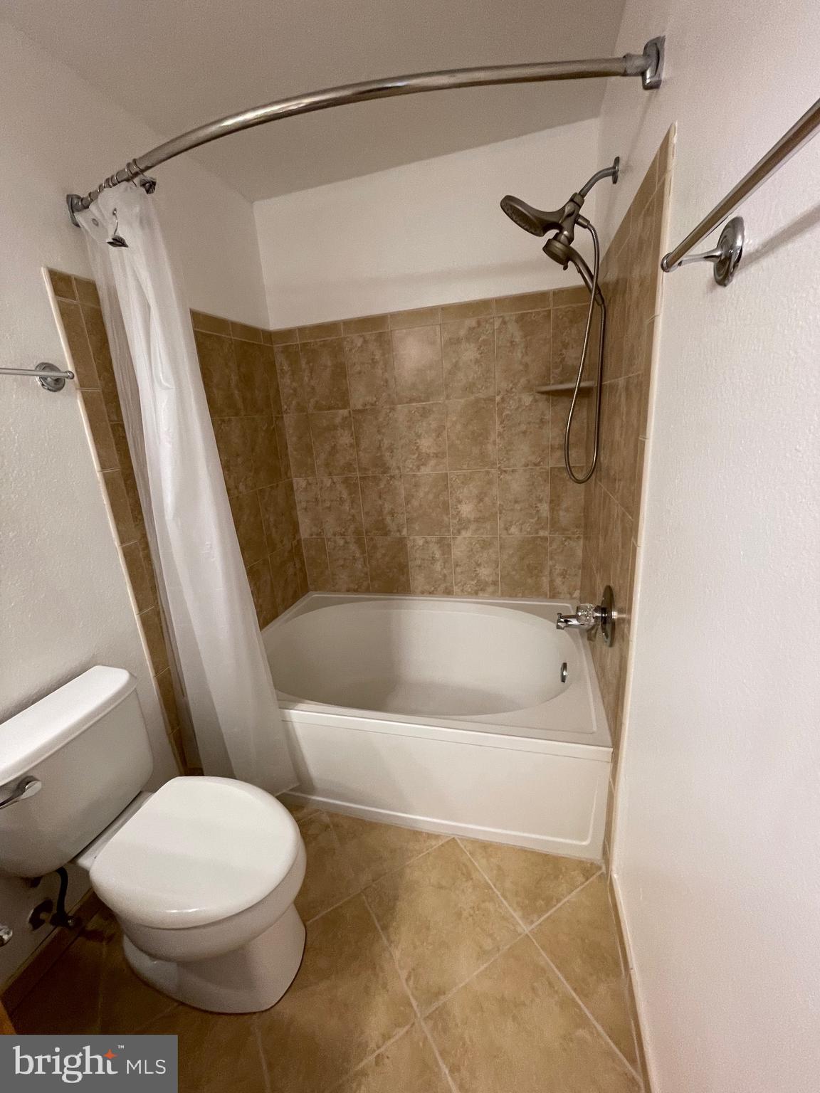 WHITE FLINT STATION - Residential Lease