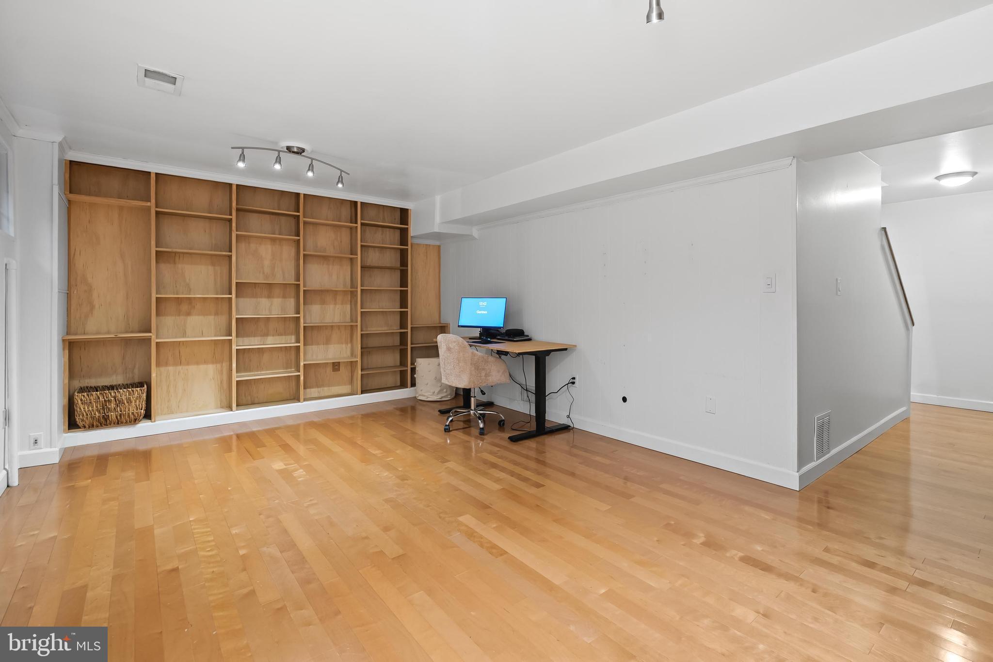 LEEWOOD FOREST - Residential