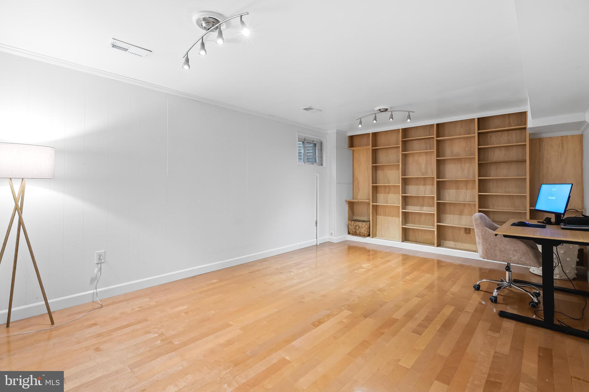 LEEWOOD FOREST - Residential