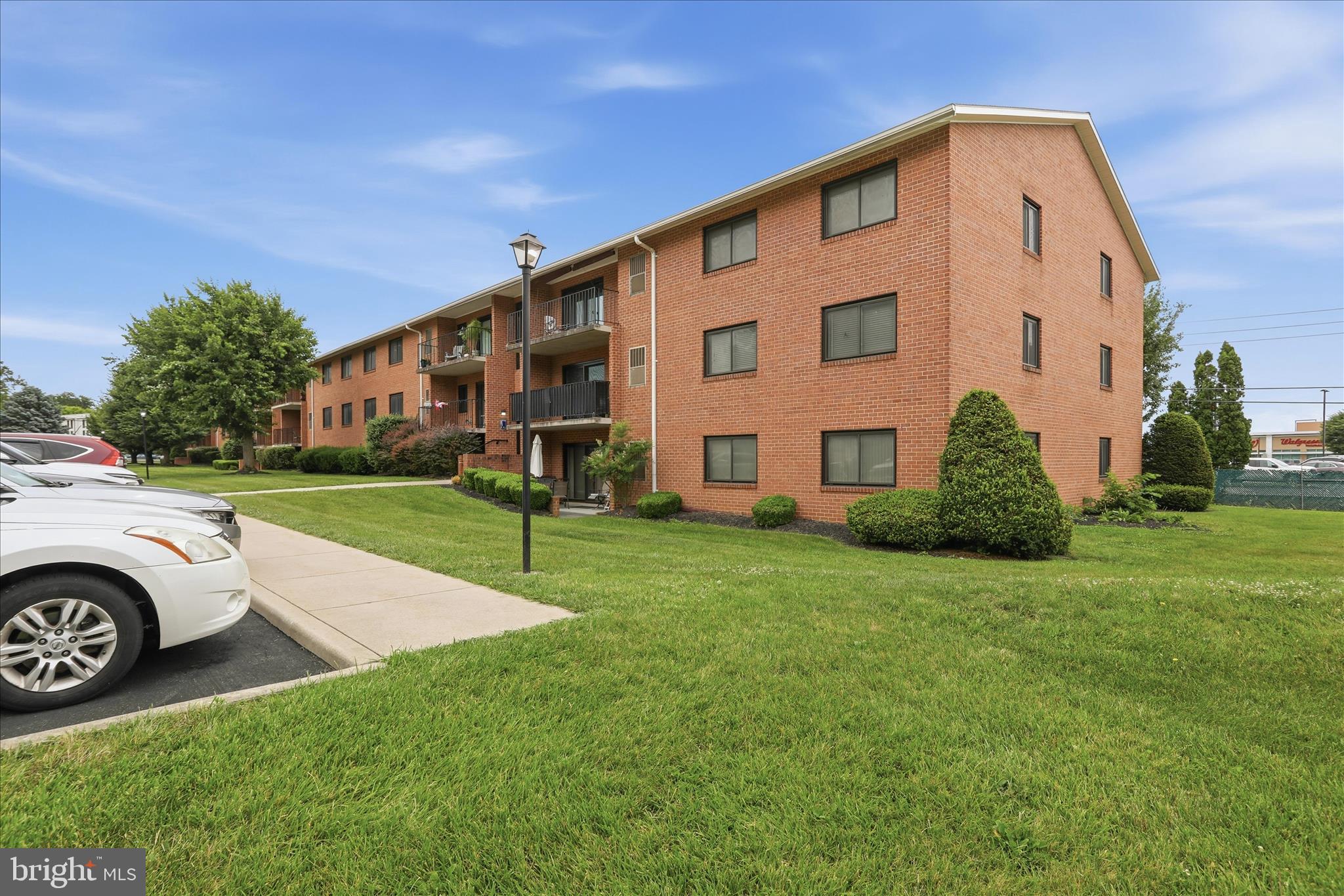 1635 EDGEWOOD PLACE 3 3