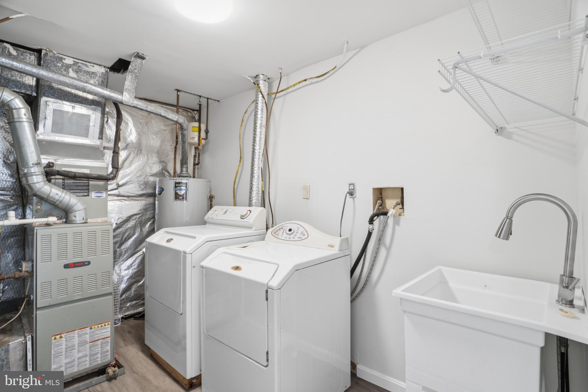 RIVER OAKS - Residential