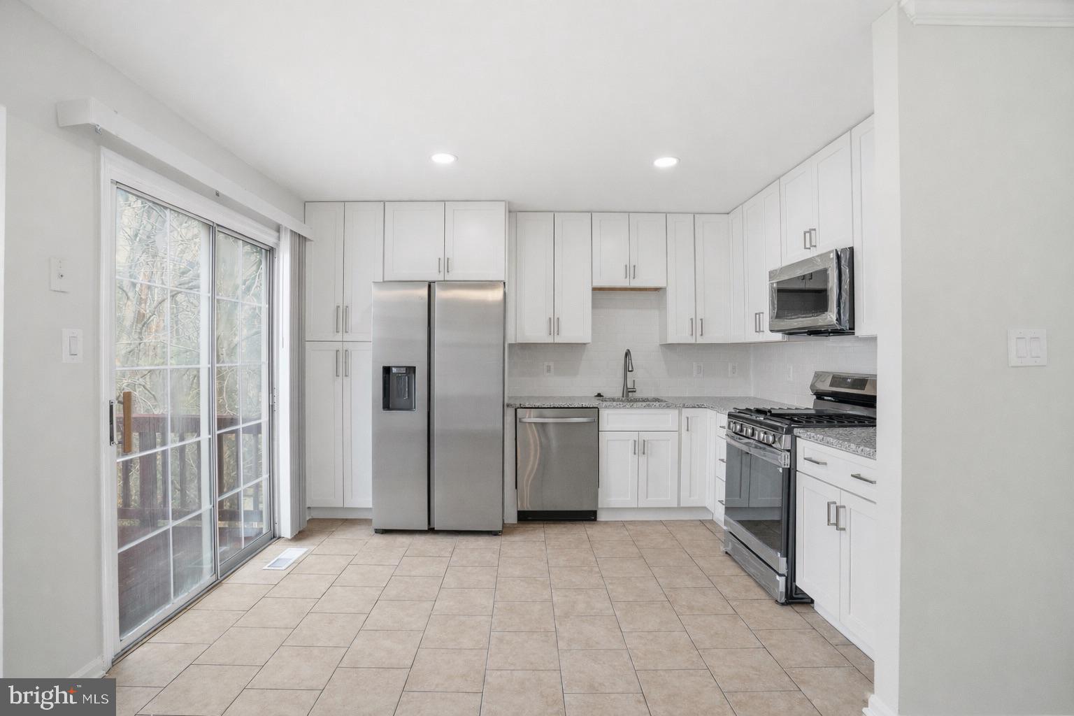 RIVER OAKS - Residential