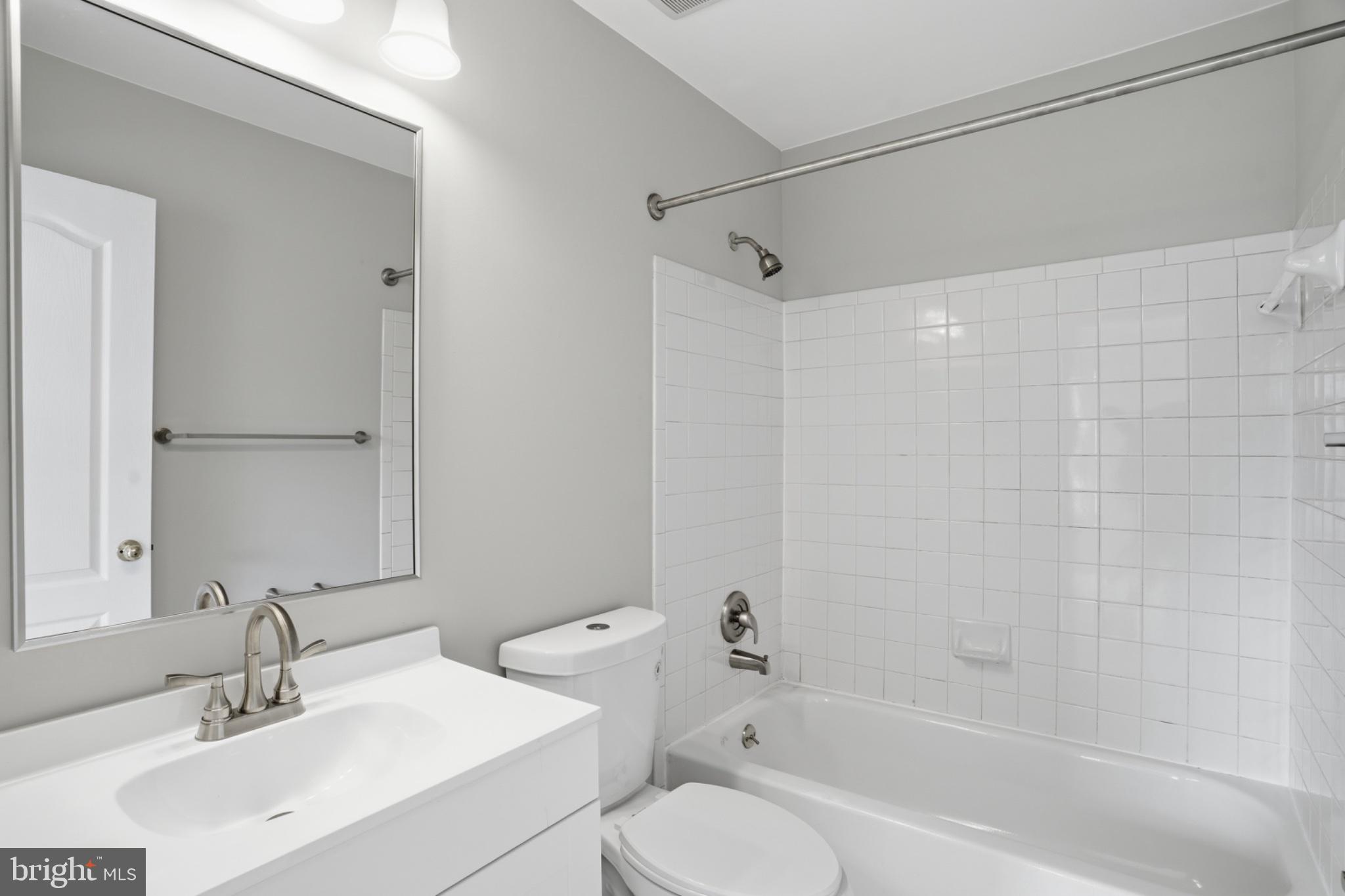 RIVER OAKS - Residential