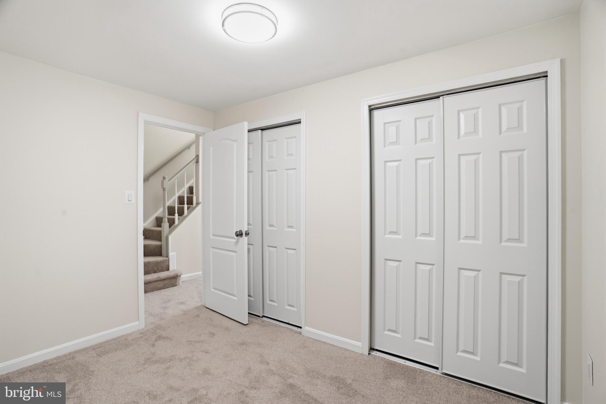 RIVER OAKS - Residential