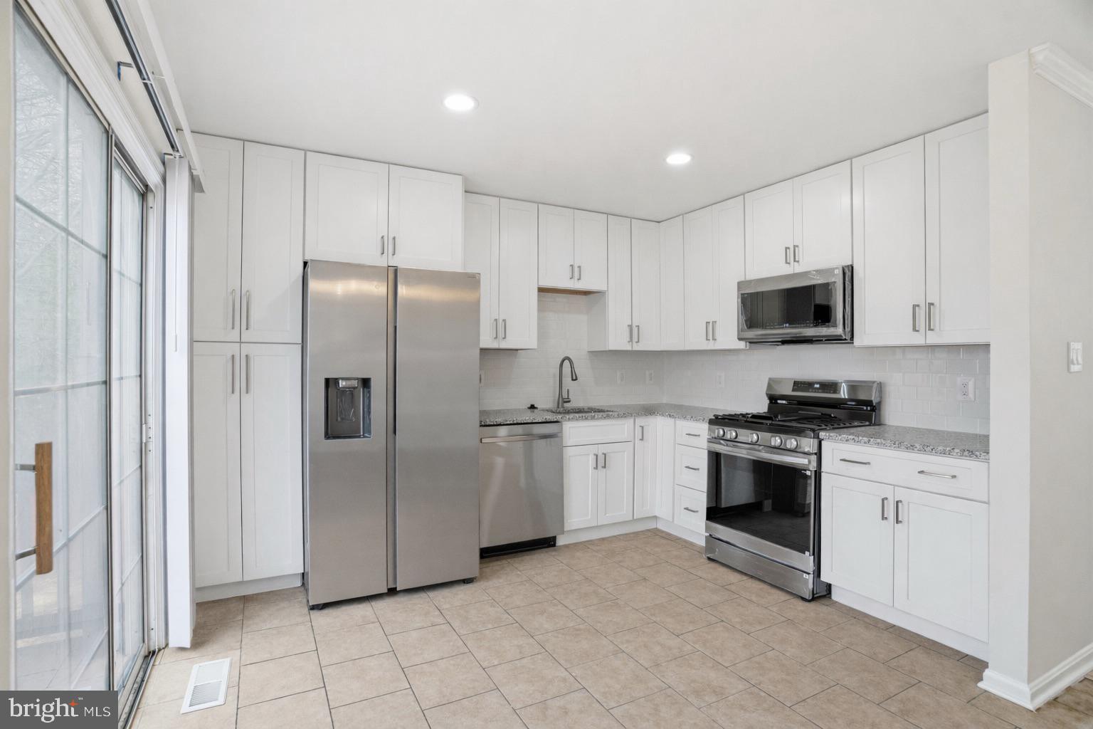 RIVER OAKS - Residential