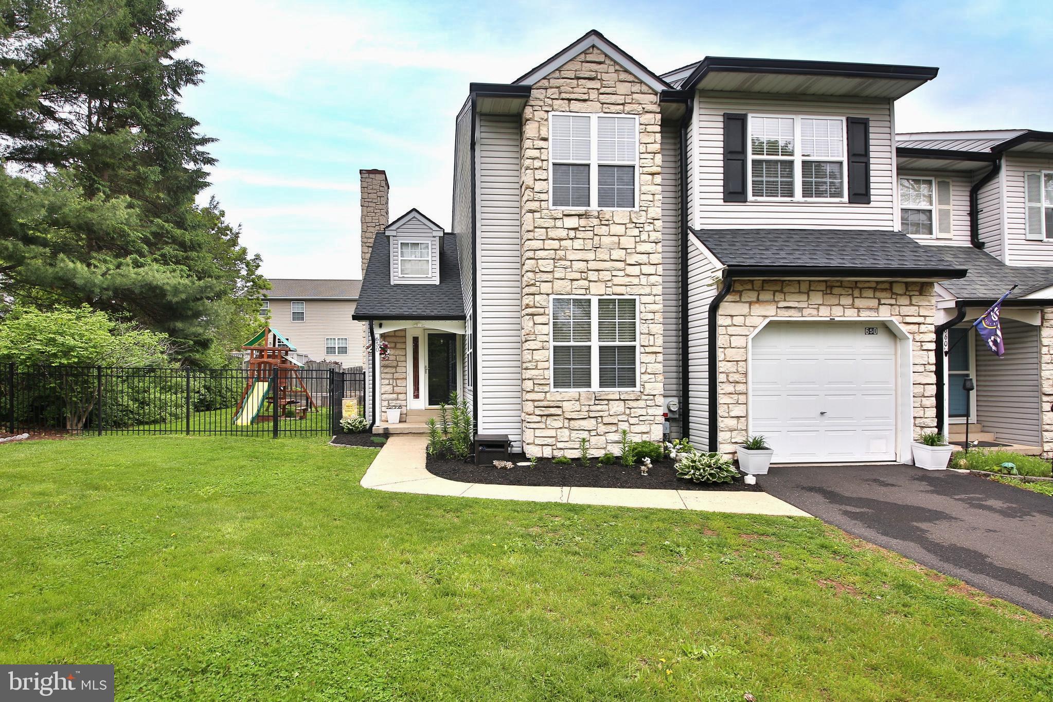 THE PINES AT PENNR - Residential