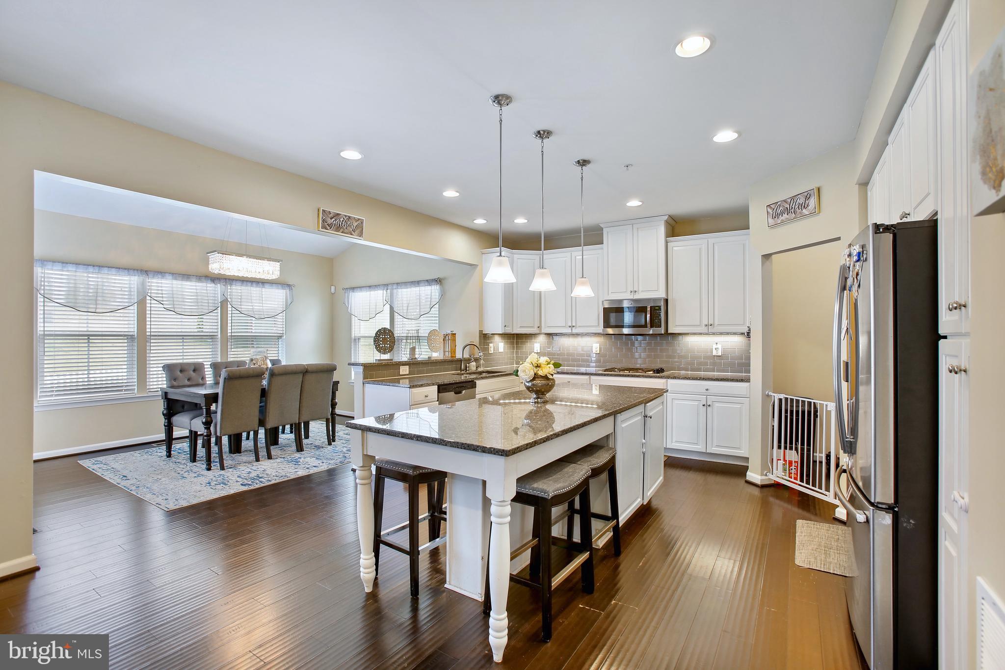 1221 LONG FARM LANE