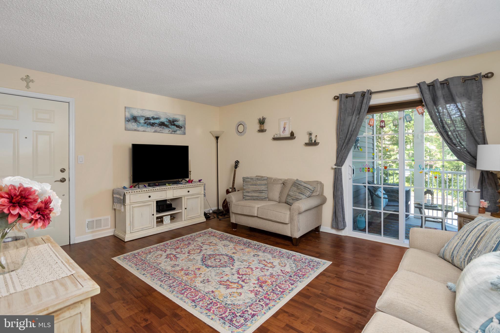8 CHEVERNY COURT