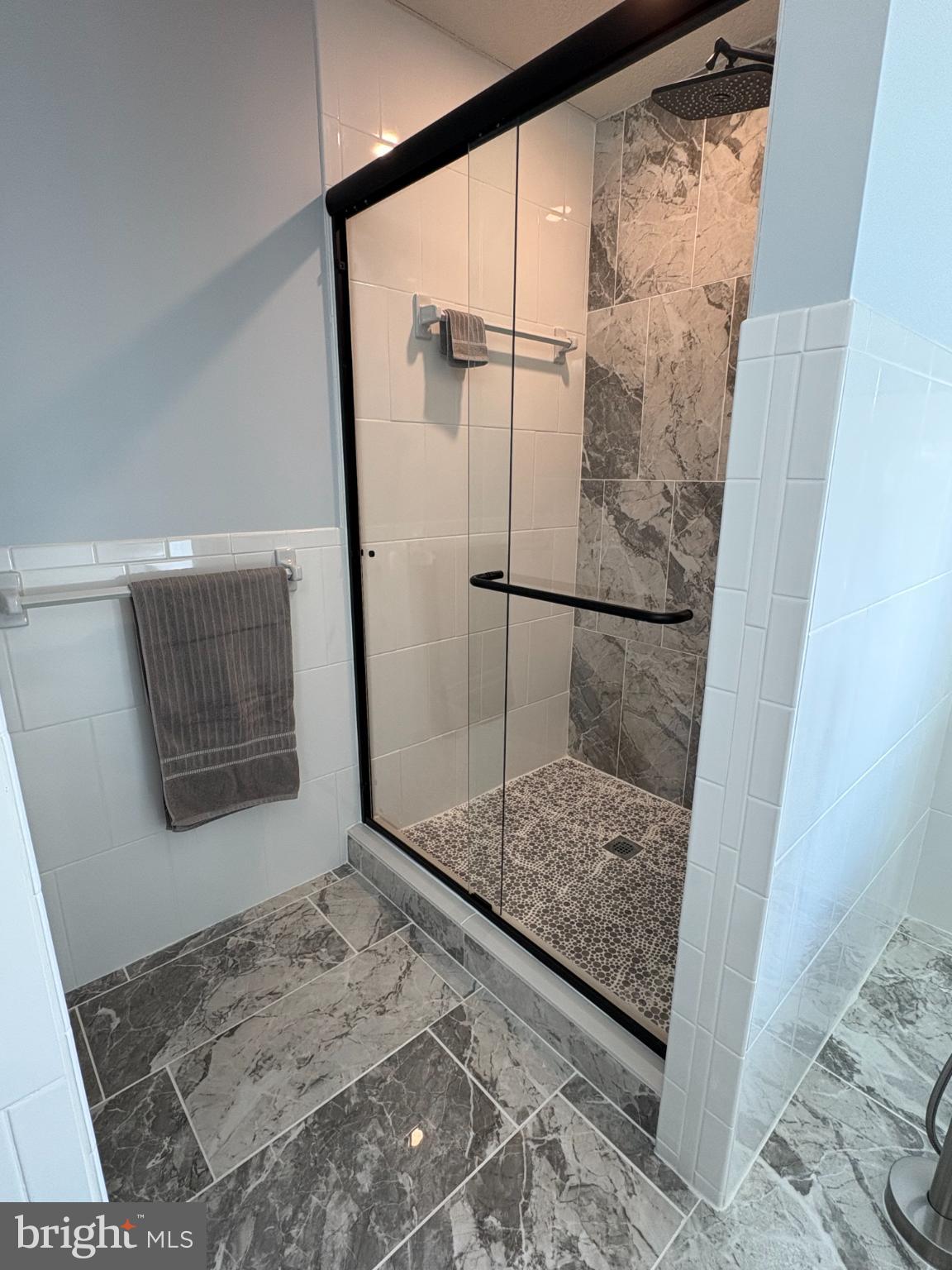 WOODSIDE ESTATES - Residential Lease