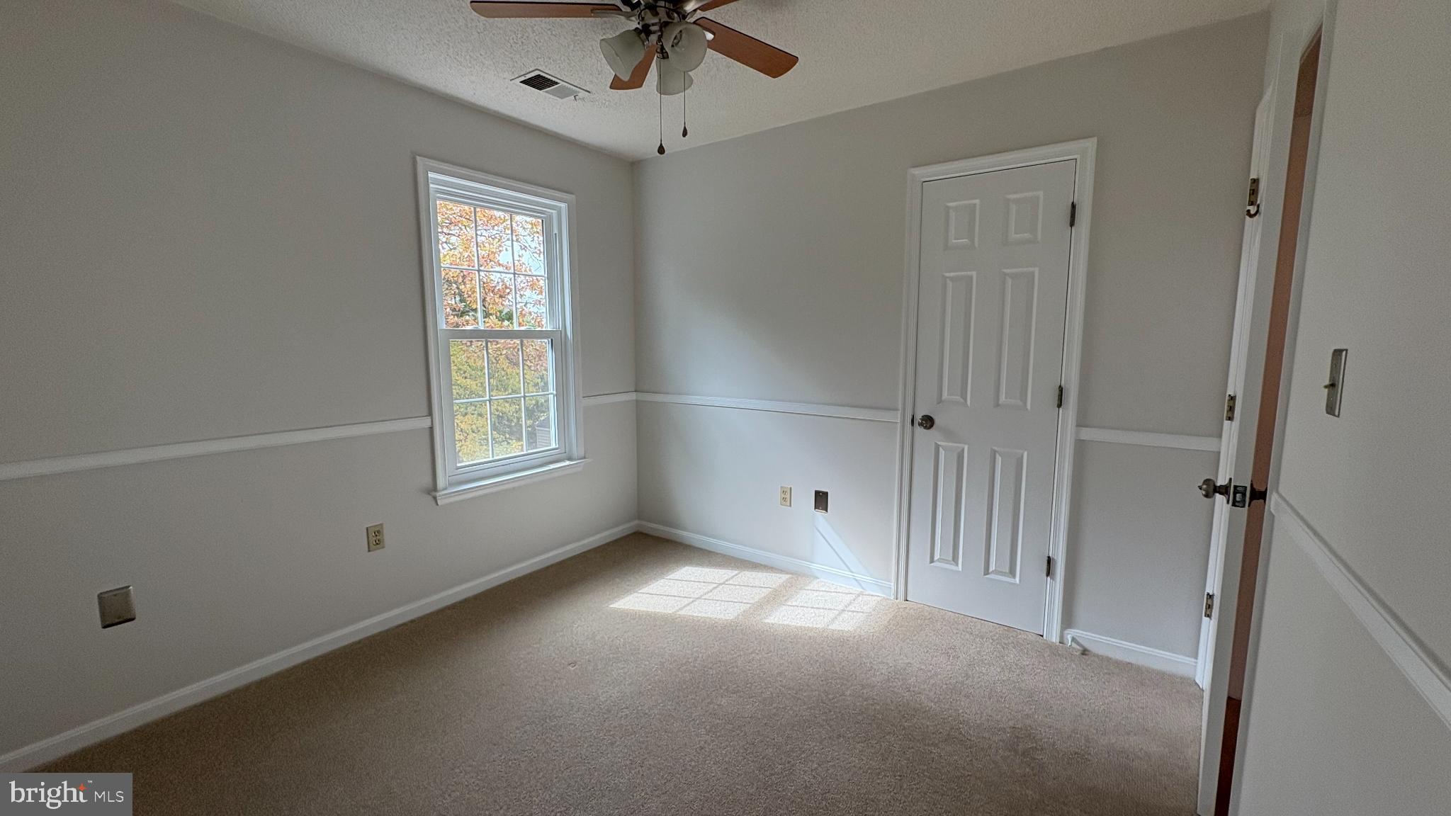 WOODSIDE ESTATES - Residential Lease