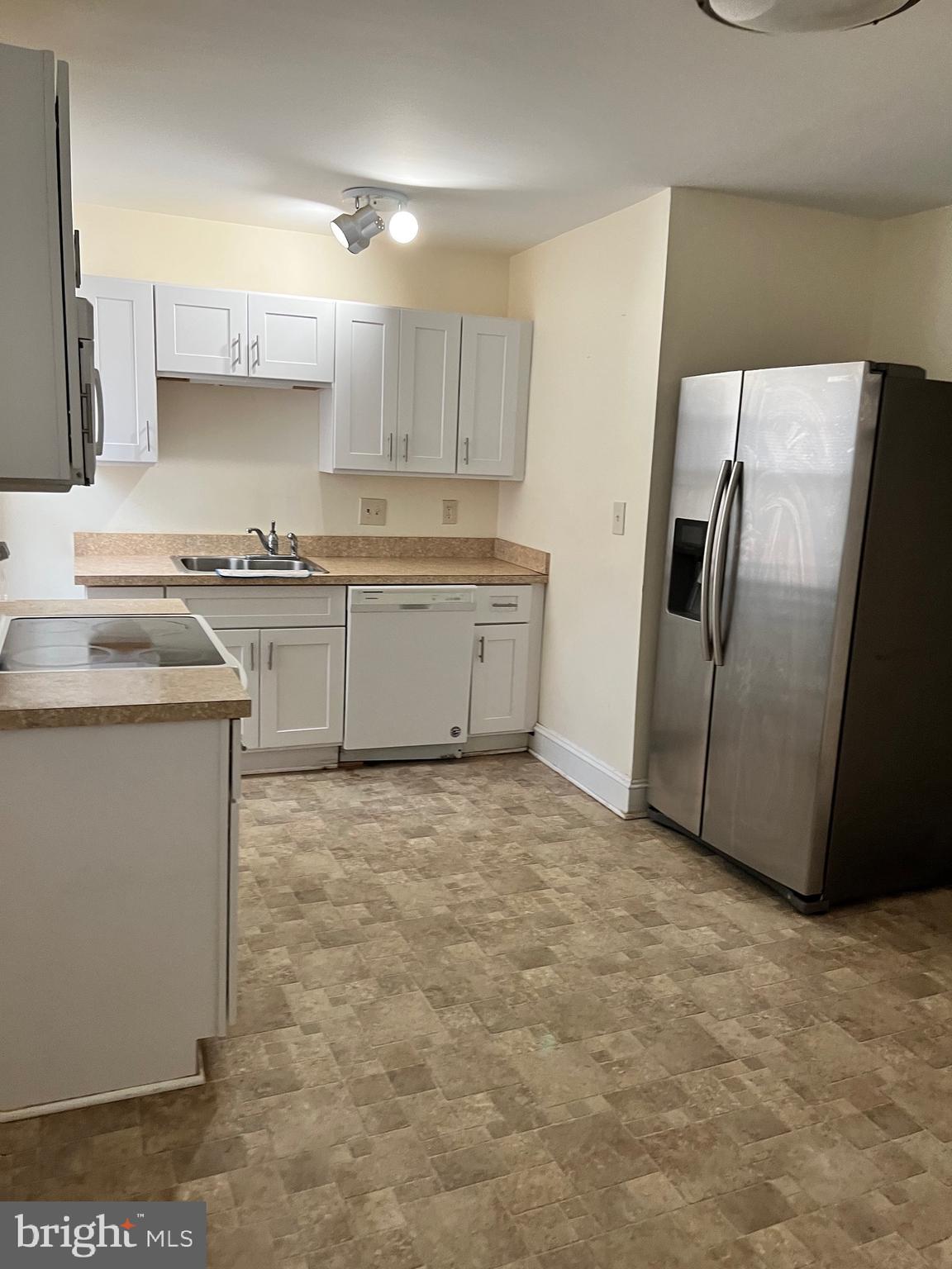 HOLLYWOOD - Residential Lease