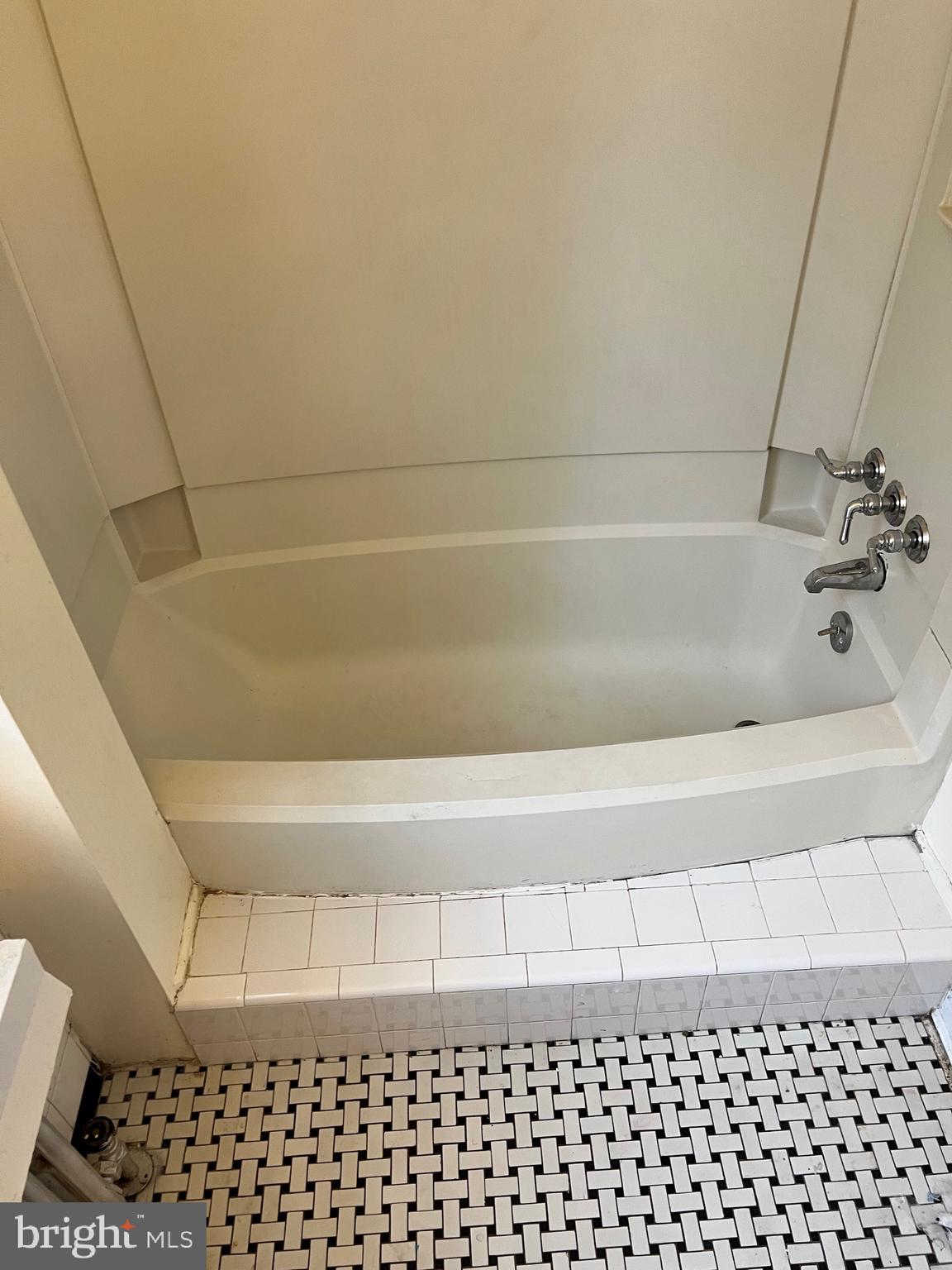 HOLLYWOOD - Residential Lease