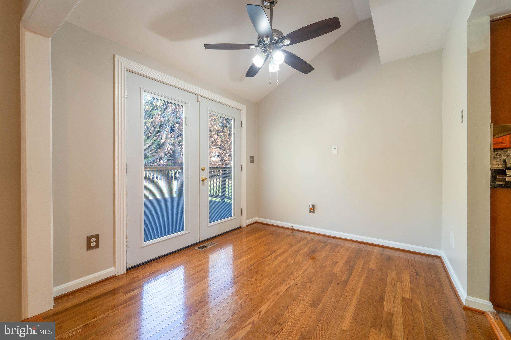 SILVER SPRING CNTRY CLUB - Residential Lease