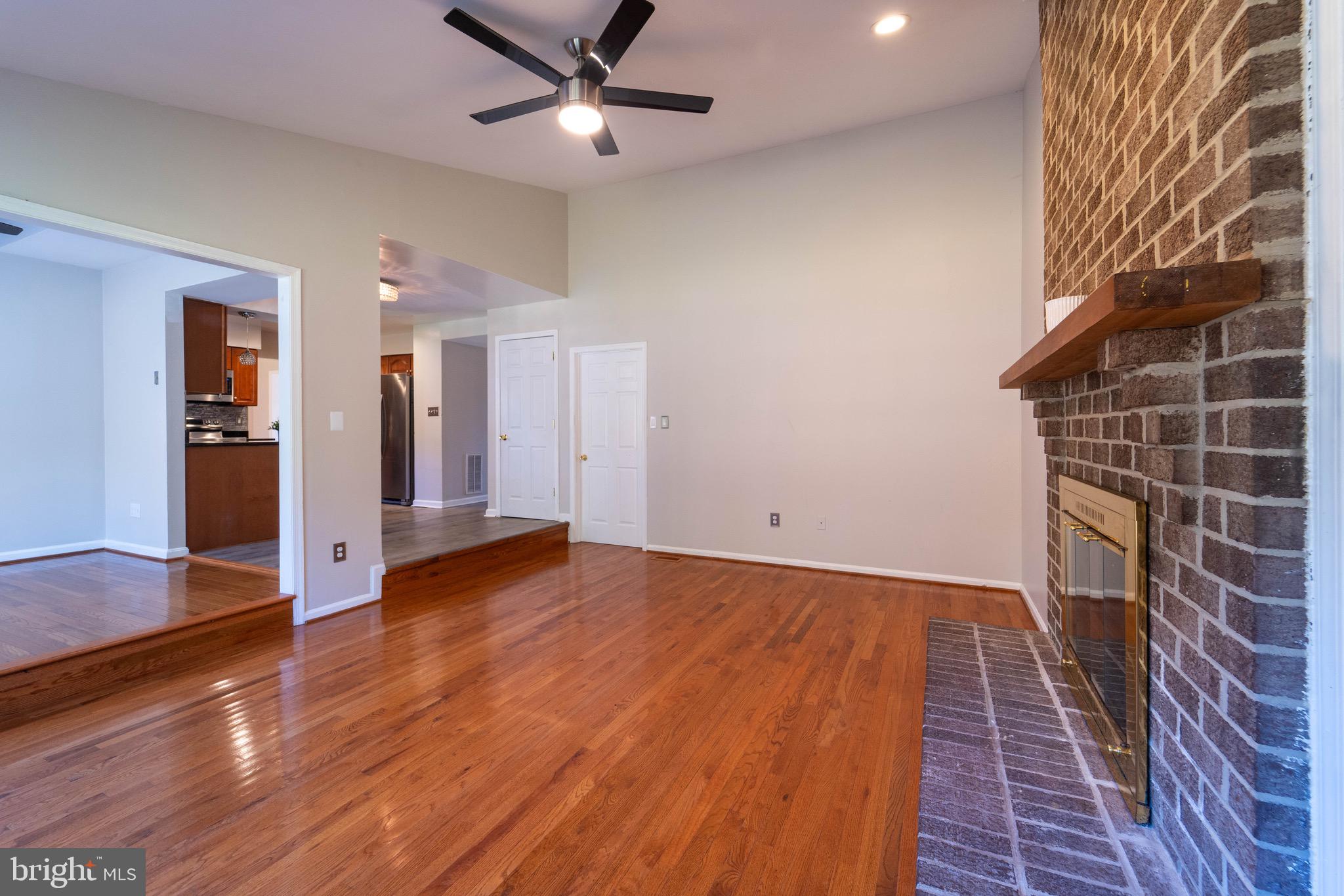 SILVER SPRING CNTRY CLUB - Residential Lease