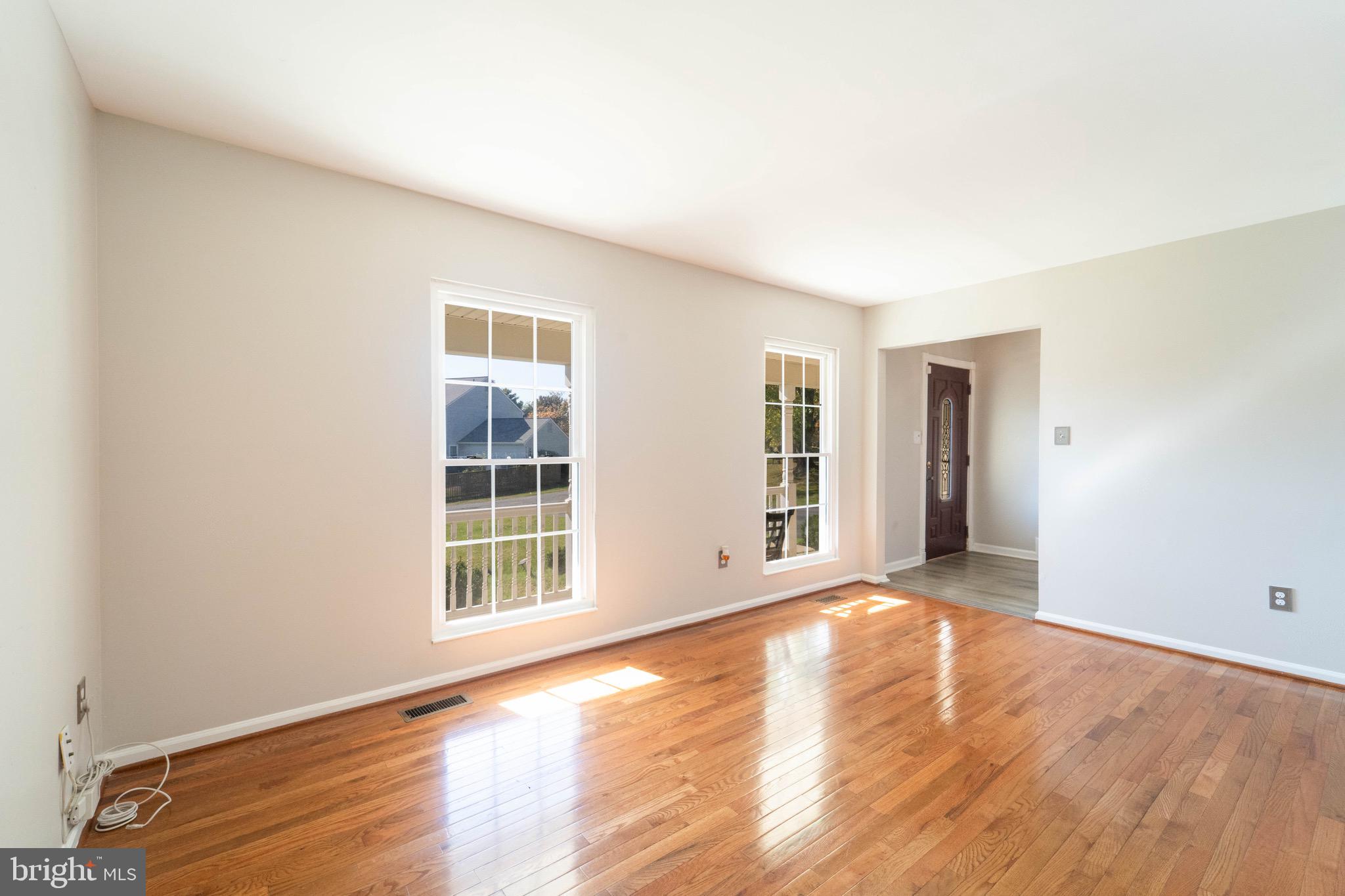 SILVER SPRING CNTRY CLUB - Residential Lease